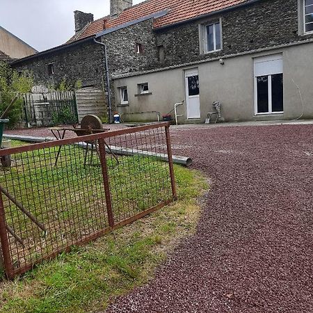 Villa Ferme de la roque à Millieres Extérieur photo