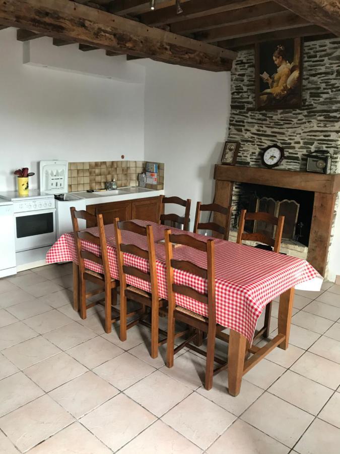 Villa Ferme de la roque à Millieres Extérieur photo