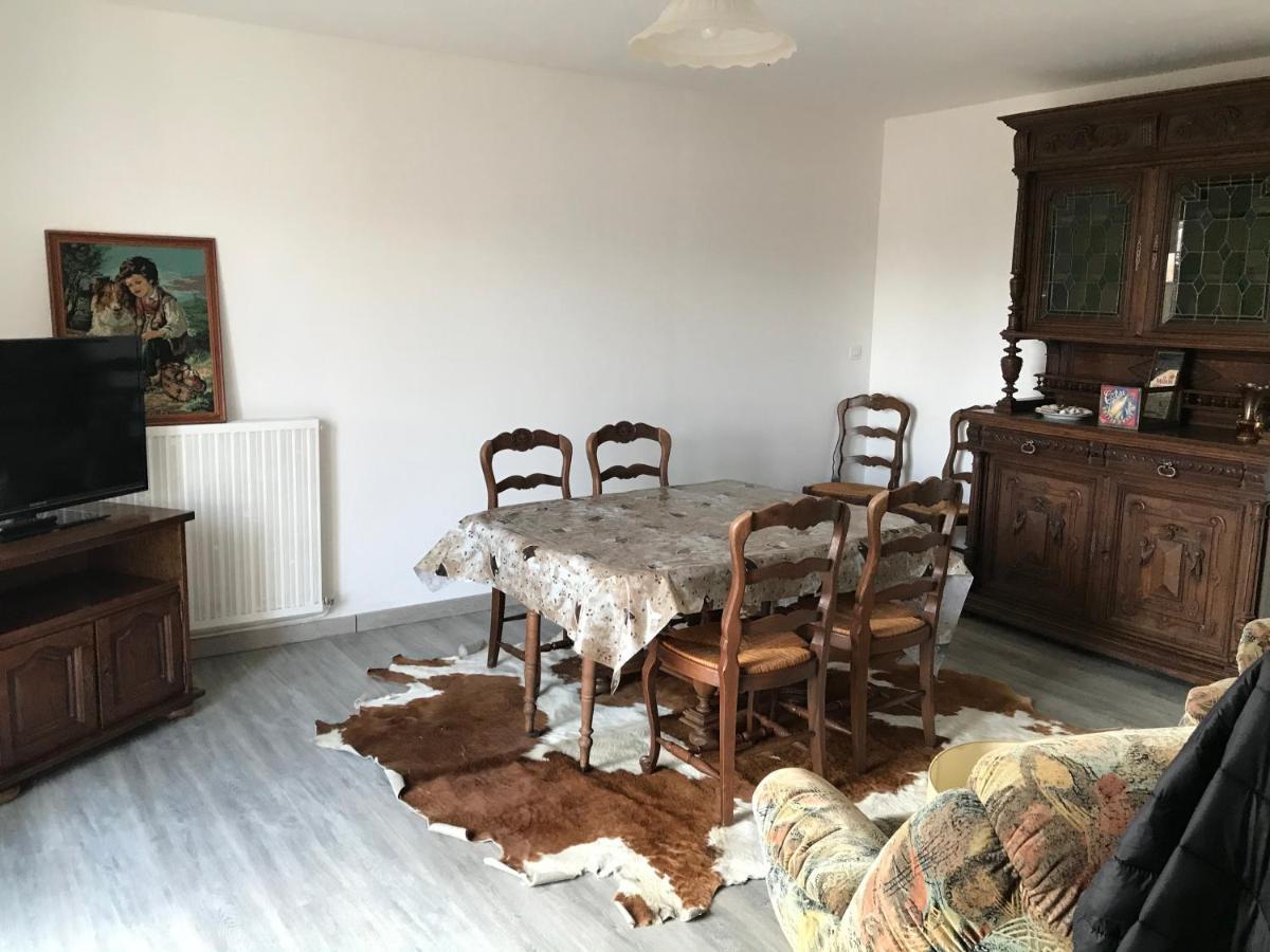 Villa Ferme de la roque à Millieres Extérieur photo